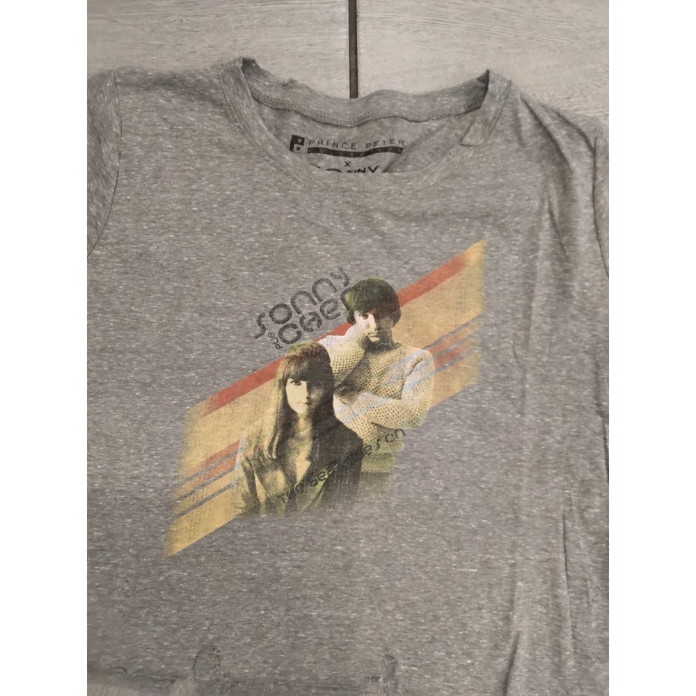 Prince Peter Sonny and Cher Graphic Crop Tee Grey Distressed Hem Medium NEW